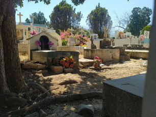 Jalisco, Mexico.- In the photos taken on May 11, 2021, it shows a pantheon in Jalisco, in the midst of the coronavirus pandemic. Until this Sunday (9) there were 218,985 deaths caused by the coronavirus disease in Mexico. This means that in the last 24 hours 57 new deaths were added to the national statistics, the lowest death toll since April 2020, according to the Ministry of Health