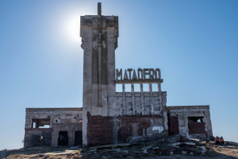 Buenos Aires, Argentina.- In the photos taken on August 30, 2021, it shows the town of Epecuén, uninhabited since the 1985 flood and which was consolidated this winter as the tourist hub of Caruhé and the Buenos Aires party of Adolfo Alsina, with numerous visitors attracted by the healing waters of its lagoon and the new phenomenon of 