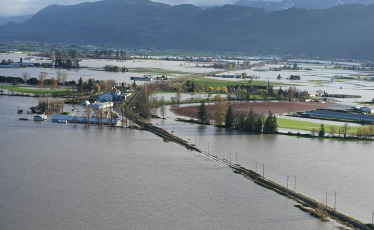 Abbotsford, Canada.- In the photos taken on November 17, 2021, it shows the streets of the city of Abbotsford flooded. As many parts of western Washington began to dry out Tuesday after a storm that left rain for days, water continued to rise in some areas, authorities urged more people to evacuate and crews tried to restore power and reopen roads.