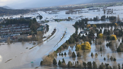 Abbotsford, Canada.- In the photos taken on November 17, 2021, it shows the streets of the city of Abbotsford flooded. As many parts of western Washington began to dry out Tuesday after a storm that left rain for days, water continued to rise in some areas, authorities urged more people to evacuate and crews tried to restore power and reopen roads.
