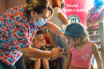 San Juan, Argentina.- En las fotos tomadas el 21 de febrero del 2022, muestra un centro de vacunación contra el coronavirus. El ministerio de Salud de la Nación informó este domingo que, en las últimas 24 horas, se registraron 93 muertes por coronavirus y 4.450 nuevos contagios, la cifra más baja en dos meses. La última vez que se registró un número menor de infectados fue el 19 de diciembre de 2021, con 3.254.
