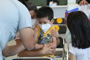 Jalisco, México.- En las fotos tomadas el 23 de marzo del 2022, muestra un centro de vacunación contra el coronavirus. Según la Dirección General de Epidemiología, este martes se registraron 5 millones 636 mil 54 contagios totales y 322 mil 119 muertes acumuladas. Así que en las últimas 24 horas se contabilizaron 554 nuevos contagios y 12 fallecimientos recientes. Con ello, el país presentó la cifra más baja de defunciones por Covid-19 desde que inició la pandemia en el país.