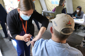 Santiago de Chile, Chile.- In the photos taken on March 9, 2022, it shows a vaccination center against the coronavirus. The Ministry of Health reported this Tuesday, a new balance of Covid-19, confirming 10,815 new cases, adding 3,214,326 since the start of the pandemic. This number of infections is the lowest in the last seven weeks. Last January 19 was the day with the fewest figures, when 9,509 cases were registered.