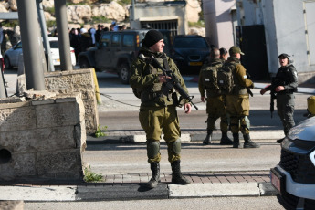 West Bank.- In the photos taken on February 22, 2024, they show the place where an attack by Palestinians towards Israelis occurred on a highway near the Israeli settlement of Maale Adumim - close to Jerusalem - in the occupied territory of the West Bank. Three Palestinians opened fire on civilians, killing one person and wounding eight others, according to Israeli emergency services. The police killed the three attackers.