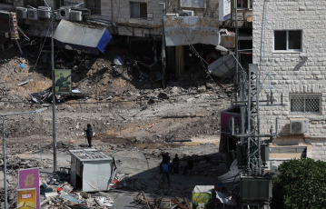 Cisjordania.- En las fotos, muestra edificios destruidos después de una incursión israelí en la ciudad cisjordana de Yenín, el 3 de septiembre de 2024. Jenin, conocido como un bastión de los grupos armados en Cisjordania, fue escenario de una operación militar israelí la semana anterior. Según las autoridades, 20 personas perdieron la vida en tres ciudades del norte de Cisjordania. Allí, el Ejército israelí ha llevado a cabo una serie de redadas masivas, las más grandes desde que estalló la guerra en la Franja de Gaza el 7 de octubre de 2023.