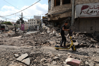 Cisjordania.- En las fotos, muestra edificios destruidos después de una incursión israelí en la ciudad cisjordana de Yenín, el 3 de septiembre de 2024. Jenin, conocido como un bastión de los grupos armados en Cisjordania, fue escenario de una operación militar israelí la semana anterior. Según las autoridades, 20 personas perdieron la vida en tres ciudades del norte de Cisjordania. Allí, el Ejército israelí ha llevado a cabo una serie de redadas masivas, las más grandes desde que estalló la guerra en la Franja de Gaza el 7 de octubre de 2023.