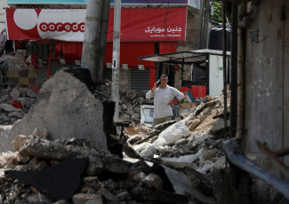 Cisjordania.- En las fotos, muestra edificios destruidos después de una incursión israelí en la ciudad cisjordana de Yenín, el 3 de septiembre de 2024. Jenin, conocido como un bastión de los grupos armados en Cisjordania, fue escenario de una operación militar israelí la semana anterior. Según las autoridades, 20 personas perdieron la vida en tres ciudades del norte de Cisjordania. Allí, el Ejército israelí ha llevado a cabo una serie de redadas masivas, las más grandes desde que estalló la guerra en la Franja de Gaza el 7 de octubre de 2023.