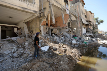 West Bank.- The photos show damage to buildings that were attacked by the Israeli army in the Tulkarm refugee camp in the northern West Bank on September 12, 2024. At least three Palestinians, two of them members of the Islamic Resistance Movement (Hamas), have been killed following an Israeli drone attack on a vehicle in the West Bank town of Tulkarm, as part of large-scale operations launched last week by Israeli forces in the northern West Bank.