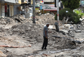 Cisjordania.- En las fotos, muestra edificios destruidos después de una incursión israelí en la ciudad cisjordana de Yenín, el 3 de septiembre de 2024. Jenin, conocido como un bastión de los grupos armados en Cisjordania, fue escenario de una operación militar israelí la semana anterior. Según las autoridades, 20 personas perdieron la vida en tres ciudades del norte de Cisjordania. Allí, el Ejército israelí ha llevado a cabo una serie de redadas masivas, las más grandes desde que estalló la guerra en la Franja de Gaza el 7 de octubre de 2023.
